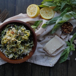 zoodles with kale and lemon